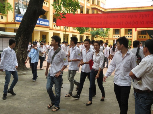 Triển khai dạy học thí điểm tiếng Anh THPT từ năm học 2013 - 2014